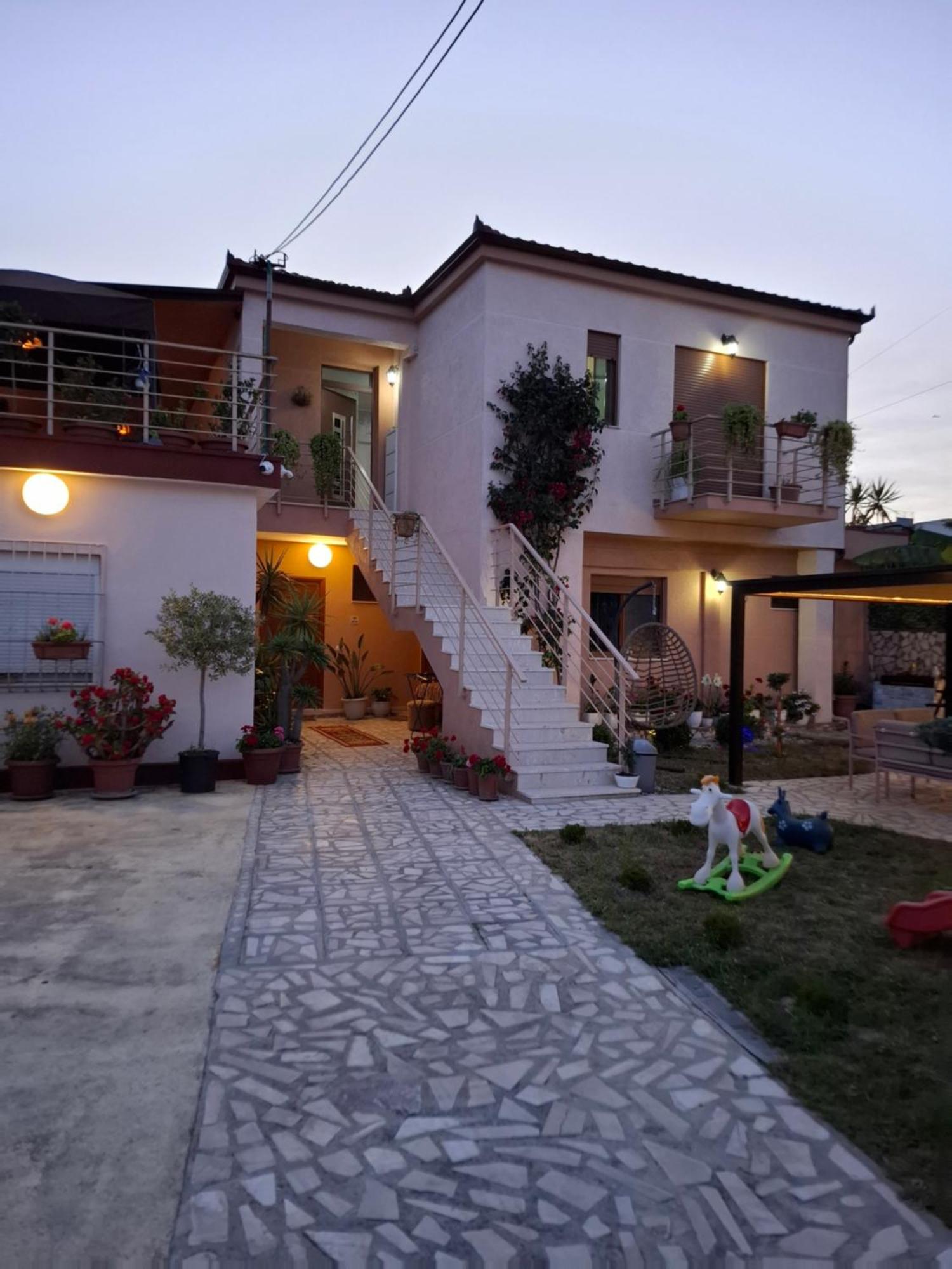 Vila Noar Vlore Luaran gambar